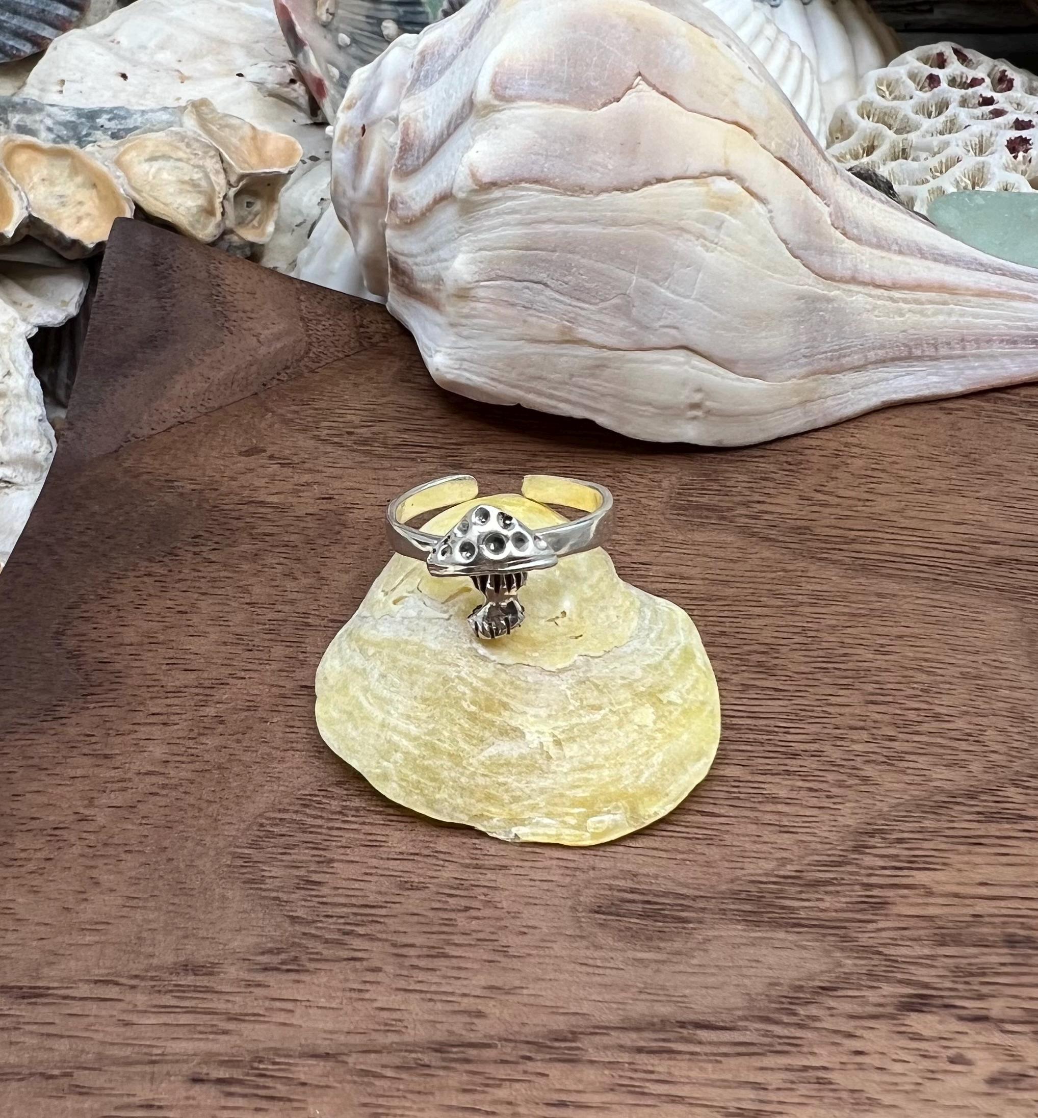 Mushroom Toe Ring