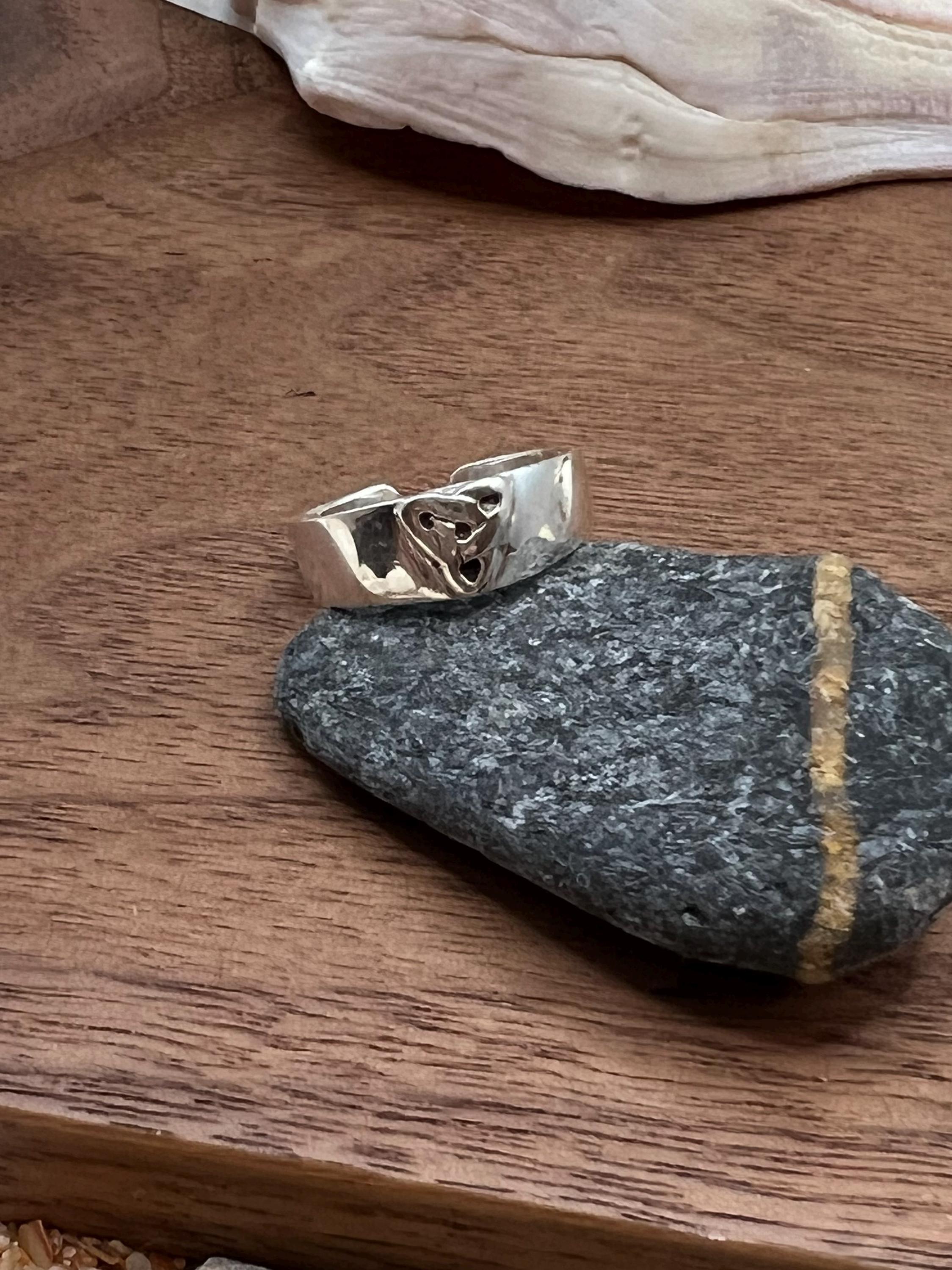 Trinity Knot Toe Ring